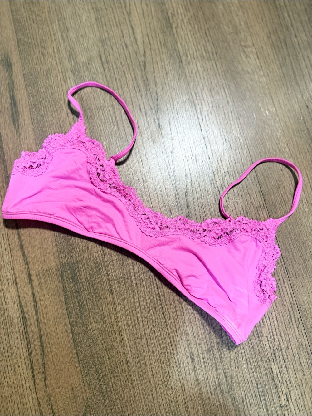 Skims Pink lace bralette with adjustable straps. Size: XL